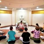 Carmen-Mensink-guiding-meditation-during-thangka-painting-retreat-1-web