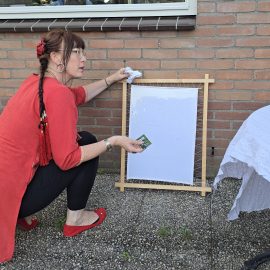 Het maken van een traditioneel thangka canvas en frame