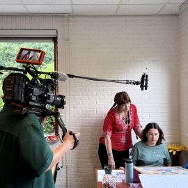 Opnames voor het KRO-NCRV TV-programma Zin in Morgen voor een portret van Carmen Mensink en haar werk